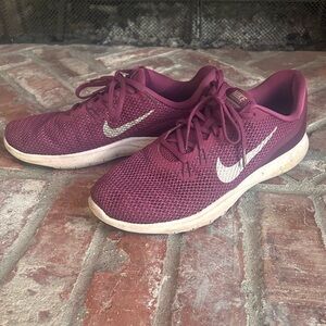 Nike Purple and Silver Athletic Shoes Flex TR 7 Training Women’s 10.5